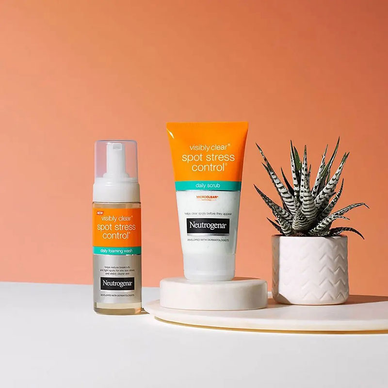 فوم شستشوی ضد لک و ضد جوش ناشی از استرس Neutrogena 