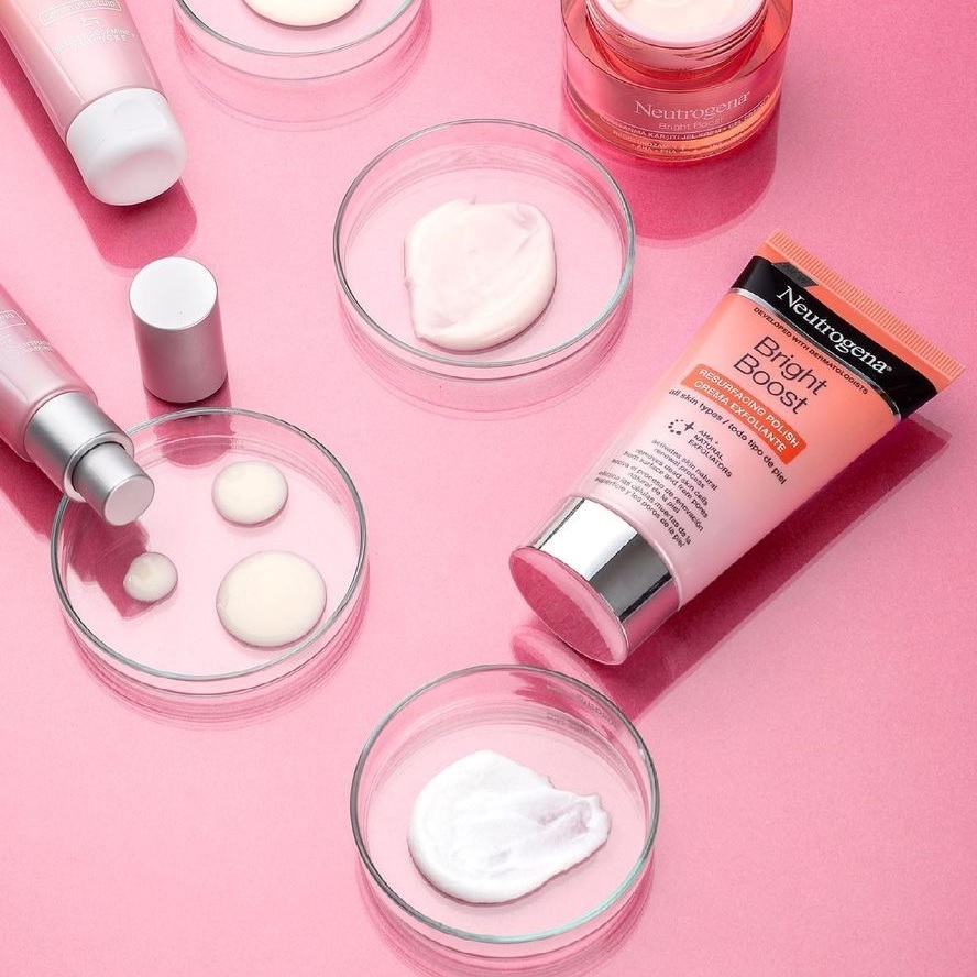 کرم لایه بردار NEUTROGENA مدل BRIGHT BOOST