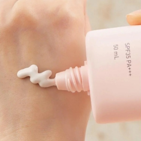 ضدآفتاب اینیس فری مدل TONE UP ضدآفتاب بدون سبوم innisfree مدل Tone Up