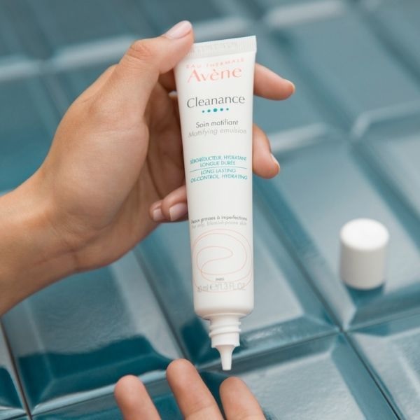 امولسیون مات کننده Avene مدل Cleanance