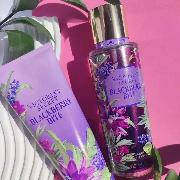 لوسیون ویکتوریا سکرت مدل Blackberry Bite لوسیون بدن VICTORIA`S SECRET مدل BLACKBERRY BITE