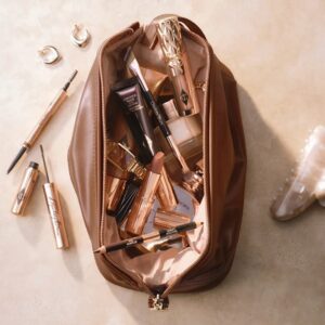 رژ لب جامد Charlotte Tilbury مدل YES HONEY
