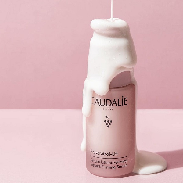 سرم لیفت کننده و سفت کننده CAUDALIE مدل Resveratrol Lift